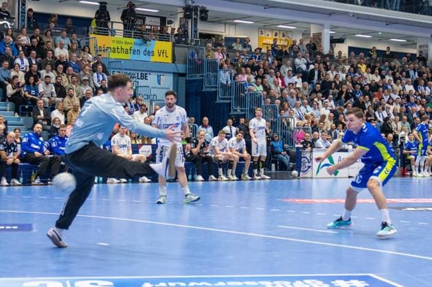 Dominik KuzmanoviÄ‡, Goalkeeper, VfL Gummersbach 1 , Kay Smits, Backcourt, VfL Gummersbach 31 , VfL Gummersbach vs TBV Lemgo Lippe, Daikin Handball Bundesliga, Men , 24 Matchday, 05 03 2026 Gummersbach NRW Germany Copyright: xkolbert-press MartinxWdziecznyx