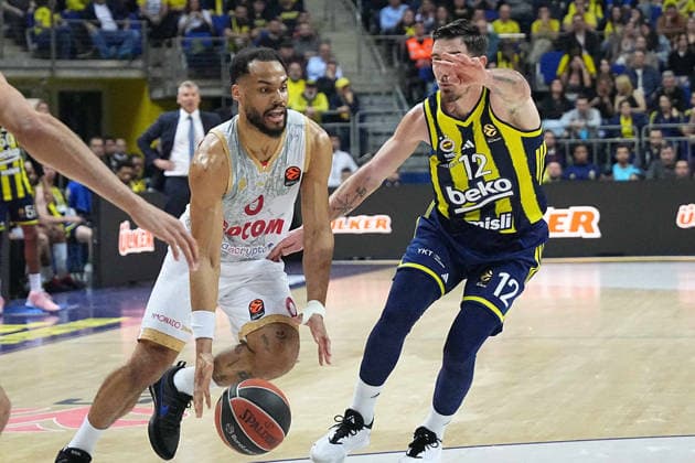 ISTANBUL, TURKEY - MARCH 5: Nando De Colo (R) of Fenerbahce Beko and Elie Okobo (R) of Monaco in action during the EuroLeague match between Fenerbahce Beko Istanbul and AS Monaco at Ulker Sports Arena on March 5, 2026 in Istanbul, Turkey. Ä±STANBUL tURKEY Copyright: xSeskimphotox Fener-Monaco-050326 (75)