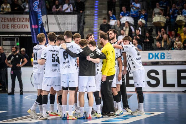 After the game is before the game Team circle, team spirit at THW Kiel GER, TVB Stuttgart THW Kiel, DAIKIN HBL, handball, Bundesliga, 24 match day, 2025 2026 season, 05 03 2026 GER, TVB Stuttgart THW Kiel, DAIKIN HBL, handball, Bundesliga, 24 match day, 2025 2026 season, 05 03 2026 Stuttgart Copyright: xSandyxDinkelackerx EP_SDR