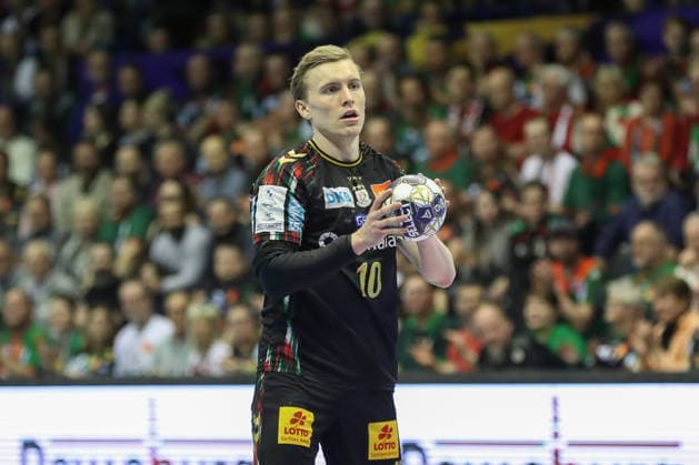 05 03 2026, xgox, Handball EHF Champions League SC Magdeburg FC Barcelona v l Gisli Thorgeir Kristjansson Magdeburg, 10 on the ball, plays the ball Magdeburg