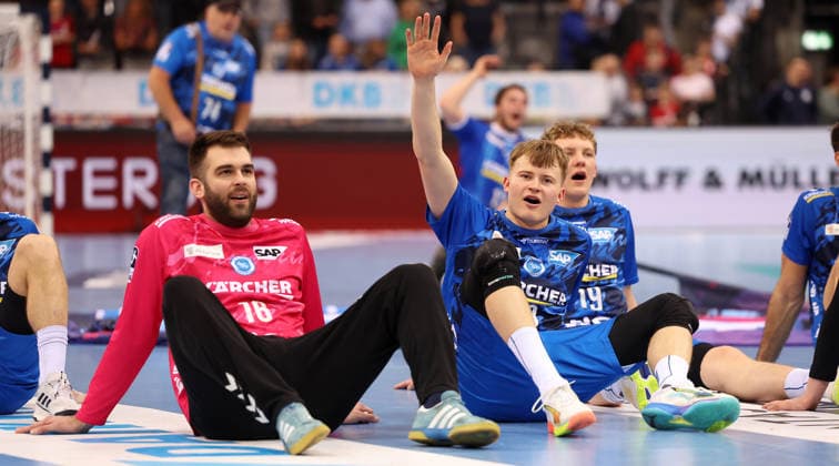 05 03 2026, Germany, Stuttgart, Handball Bundesliga, TVB Stuttgart vs THW Kiel, f l Miljan Vujovic and Linus Schmid TVB are happy
