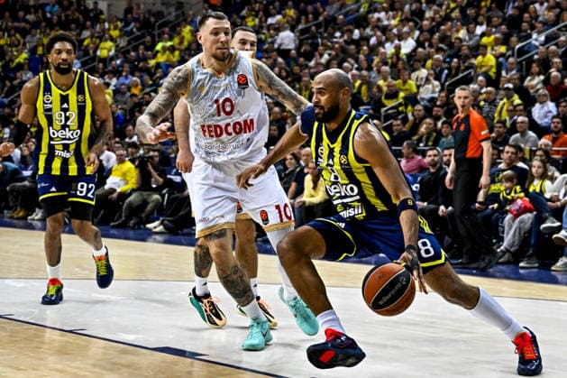 Fenerbahce Beko v AS Monaco Basket - EuroLeague ISTANBUL, TURKIYE - MARCH 5: Talen Horton (8) of Fenerbahce Beko in action against Daniel Theis (10) of AS Monaco Basket during the EuroLeague week 30 match between Fenerbahce Beko and AS Monaco Basket in Istanbul, Turkiye, on March 5, 2026. Muhammed Enes Yildirim Anadolu Istanbul Turkey. Editorial use only. Please get in touch for any other usage.  Copyright: x2026xAnadoluxMuhammedxEnesxYildirimx