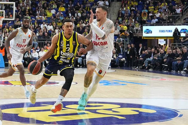 ISTANBUL, TURKEY - MARCH 5: Wade Baldwin (L) of Fenerbahce Beko and Daniel Theis of Monaco in action during the EuroLeague match between Fenerbahce Beko Istanbul and AS Monaco at Ulker Sports Arena on March 5, 2026 in Istanbul, Turkey. Ä±STANBUL tURKEY Copyright: xSeskimphotox Fener-Monaco-050326 (88)