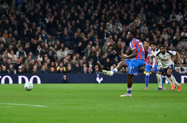 Spurs vs Crystal Palace, Premier League GOAL Ismaila Sarr of Crystal Palace scores from the penalty spot during the Spurs vs Crystal Palace, Premier League match at the Tottenham Hotspur Stadium London. London Tottenham Hotspur Stadium UK Copyright: xMartinxDaltonx Spurs_vs_CrystalPalace_050326_MD_019