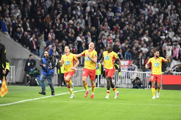 Football : Olympique lyonnais vs Lens - French Cup - 05 03 2026 Florian THAUVIN celebrates scoring goal of Lens during the French Cup Quarts final match between Olympique Lyonnais and Lens at Groupama Stadium Decines Charpieu Lyon on March 05 2026 , France LYONFrance  Copyright: xMouradxAllilix