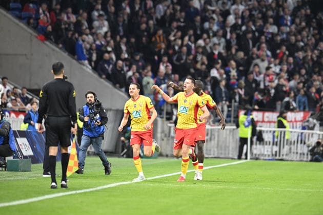 Football : Olympique lyonnais vs Lens - French Cup - 05 03 2026 Florian THAUVIN celebrates scoring goal of Lens during the French Cup Quarts final match between Olympique Lyonnais and Lens at Groupama Stadium Decines Charpieu Lyon on March 05 2026 , France LYONFrance  Copyright: xMouradxAllilix