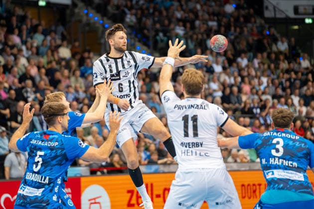 Handball I Men I Season 2025 2026 I Bundesliga I 24 Matchday I TVB Stuttgart THW Kiel I 05 03 2026 Harald Reinkind 6, THW Kiel in the air Stuttgart Porsche Arena Baden Württemberg Germany Copyright: xLobeca MaxxPetershansx