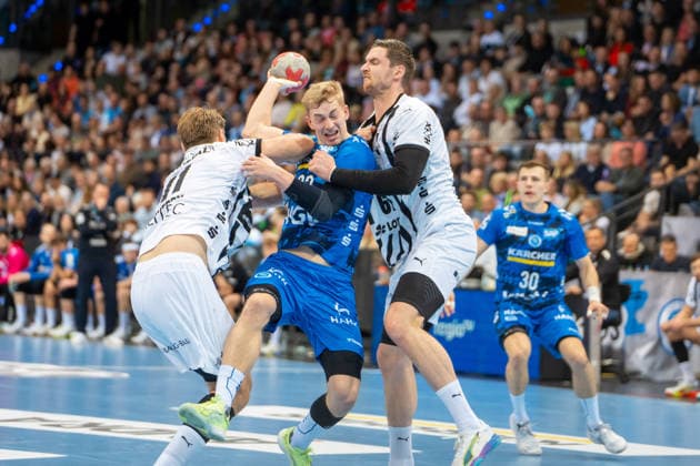 Handball I Men I Season 2025 2026 I Bundesliga I 24 Matchday I TVB Stuttgart THW Kiel I 05 03 2026 Torben Matzken 22, TVB Stuttgart defended by Petter Overby 11, THW Kiel and Hendrik Pekeler 61, THW Kiel Stuttgart Porsche Arena Baden Württemberg Germany Copyright: xLobeca MaxxPetershansx