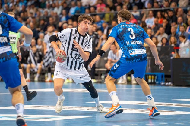Handball I Men I Season 2025 2026 I Bundesliga I 24 Matchday I TVB Stuttgart THW Kiel I 05 03 2026 Rasmus Ankermann 22, THW Kiel with ball against Max Häfner 3, TVB Stuttgart Stuttgart Porsche Arena Baden Württemberg Germany Copyright: xLobeca MaxxPetershansx