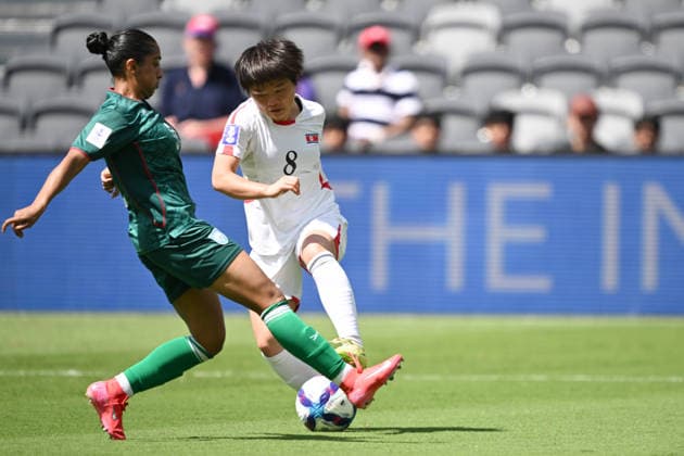SOCCER ASIAN CUP BANGLADESH NORTH KOREA, Choe Il Son of North Korea is tackled by Rania Sidiqi Anika of Bangladesh during the AFC Women™s Asian Cup Group B match between Bangladesh and North Korea at CommBank Stadium in Sydney, Friday, March 6, 2026. ( NO ARCHIVING, EDITORIAL USE ONLY SYDNEY NEW SOUTH WALES AUSTRALIA  Copyright: xDEANxLEWINSx 20260306136310420485