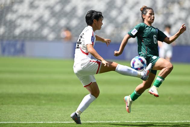 SOCCER ASIAN CUP BANGLADESH NORTH KOREA, Ri Song A of North Korea and Monika Chakma of Bangladesh during the AFC Women™s Asian Cup Group B match between Bangladesh and North Korea at CommBank Stadium in Sydney, Friday, March 6, 2026. ( NO ARCHIVING, EDITORIAL USE ONLY SYDNEY NEW SOUTH WALES AUSTRALIA  Copyright: xDEANxLEWINSx 20260306143830737960
