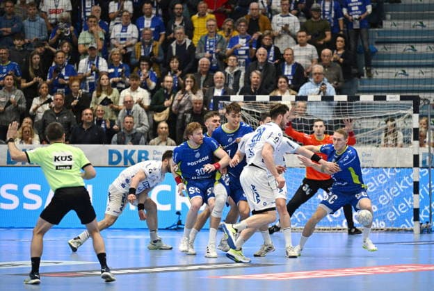 The players of VfL Gummersbach defend their lead against TBV Lemgo Lippe until the last second VfL Gummersbach vs TBV Lemgo Lippe, Handball, Daikin 1 Bundesliga, 24 Matchday, Season 2025 2026, Schwalbe Arena Gummersbach, 05 03 2026 VfL Gummersbach vs TBV Lemgo Lippe, Handball, Daikin 1 Bundesliga, 24 Matchday, Season 2025 2026, Schwalbe Arena Gummersbach, 05 03 2026 Gummersbach Copyright: xEibner-Pressefoto JuergenxAugstx EP_JAT