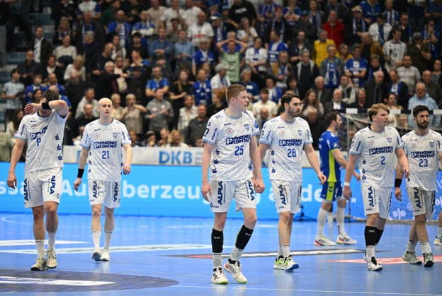 The players of TBV Lemgo Lippe leave the court beaten in the Schwalbe Arena in Gummersbach VfL Gummersbach vs TBV Lemgo Lippe, Handball, Daikin 1 Bundesliga, 24 Matchday, Season 2025 2026, Schwalbe Arena Gummersbach, 05 03 2026 VfL Gummersbach vs TBV Lemgo Lippe, Handball, Daikin 1 Bundesliga, 24 Matchday, Season 2025 2026, Schwalbe Arena Gummersbach, 05 03 2026 Gummersbach Copyright: xEibner-Pressefoto JuergenxAugstx EP_JAT