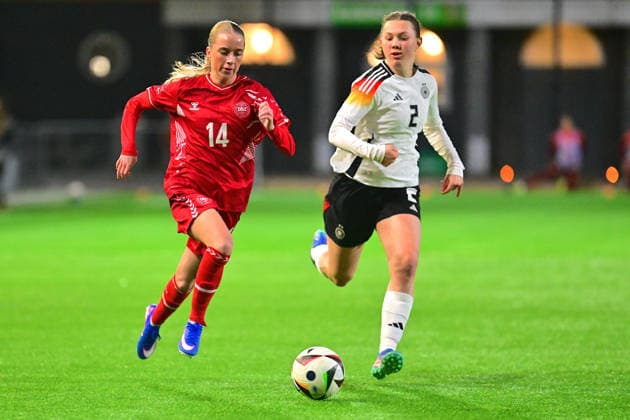 Hammarby IP STOCKHOLM, SWEDEN - MARCH 05: Frederikke Ludvigsen of Denmark and Eva Hell of Germany in the UEFA Womens U17, U 17 EURO Qualifier, EM, Europameisterschaft football match between Germany and Denmark at Hammarby IP on March 5, 2026 in Stockholm, Sweden. (Peter Sonander SPP) Copyright: xPeterxSonanderx xSPPx spp-en-PeSoSp-PSon-20260305-192708_PS_6639.JPEG