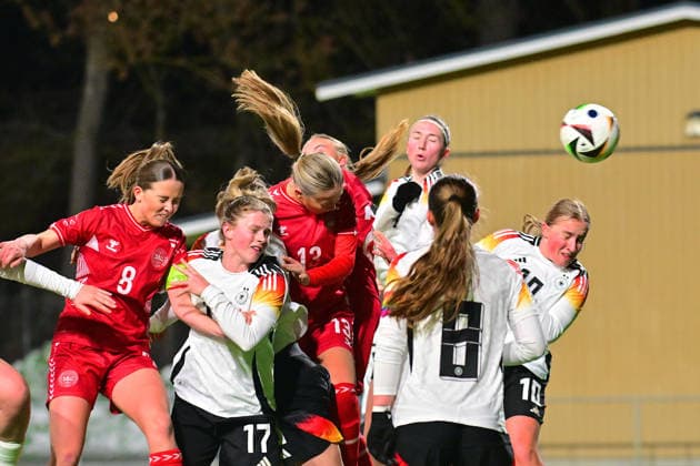 Sport Bilder des Tages Hammarby IP STOCKHOLM, SWEDEN - MARCH 05: Denmark scores in the UEFA Womens U17, U 17 EURO Qualifier, EM, Europameisterschaft football match between Germany and Denmark at Hammarby IP on March 5, 2026 in Stockholm, Sweden. (Peter Sonander SPP) Copyright: xPeterxSonanderx xSPPx spp-en-PeSoSp-PSon-20260305-193206_PS_6722.JPEG