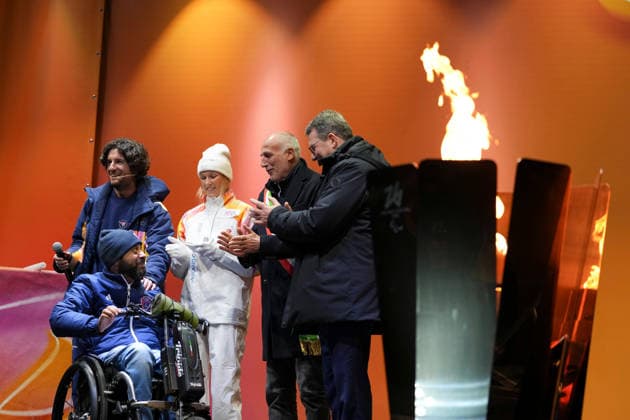 (260306) -- PADUA, March 6, 2026 -- Invited guests attend the Milan-Cortina 2026 Paralympic Winter games, Winterspiele,Spiele, Summer games Torch Relay in Padua, Italy, March 5, 2025. ) (SP)ITALY-PADUA-PARALYMPIC WINTER GAMES-TORCH RELAY LixJing 
