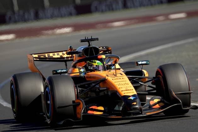 MELBOURNE - Oscar Piastri (McLaren) in action during the second free practice session at the Albert Park Circuit in the lead-up to the Australian Grand Prix. SANDER KONING ANP xVIxANPxSportx xxANPxIVx 552557321 originalFilename: 552557321.jpg