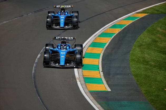 06 03 2026, xrarjax, Motorsport FIA Formula 1, Australian Grand Prix v l Alexander Albon Williams Racing starting number 23 Carlos Sainz Williams Racing starting number 55 FIA REGULATIONS PROHIBIT ANY USE OF PHOTOGRAPHS as IMAGE SEQUENCES and or QUASI VIDEO Melbourne