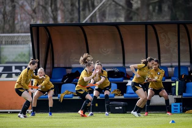 ZEIST - The players during a training session prior to the Dutch women s World Cup qualifying match against Ireland. ROBIN VAN LONKHUIJSEN ANP xVIxANPxSportx xxANPxIVx 552572573 originalFilename: 552572573.jpg