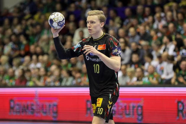 05 03 2026, xgox, Handball EHF Champions League SC Magdeburg FC Barcelona v l Gisli Thorgeir Kristjansson Magdeburg, 10 on the ball, plays the ball Magdeburg