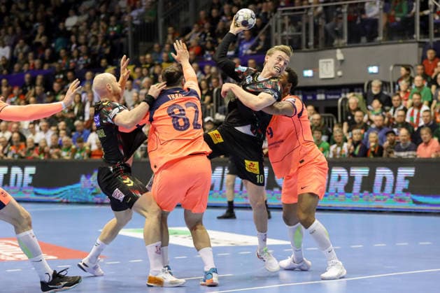 05 03 2026, xgox, Handball EHF Champions League SC Magdeburg FC Barcelona v l Oscar Bergendahl Magdeburg, 54 , Luis Frade Barcelona, 82 , Gisli Thorgeir Kristjansson Magdeburg, 10 , Timothey N guessan N guessan, Barcelona, 19 duel, duel, fight, tackle Magdeburg