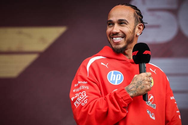 Sport Bilder des Tages March 6, 2026, Melbourne, Victoria, Australia: MELBOURNE, AUSTRALIA - MARCH 06 2026: Lewis Hamilton of Scuderia Ferrari HP during the fan forum at the 2026 Australian Grand Prix at Albert Park in Melbourne, Australia Melbourne Australia - ZUMAp121 20260306_zsp_p121_110 Copyright: xChrisxPutnamx