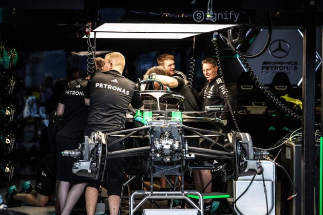 March 6, 2026, Melbourne, Victoria, Australia: MELBOURNE, AUSTRALIA - MARCH 06 2026: Mercedes-AMG Petronas F1 Team pits during the 2026 Australian Grand Prix at Albert Park in Melbourne, Australia Melbourne Australia - ZUMAp121 20260306_zsp_p121_129 Copyright: xChrisxPutnamx