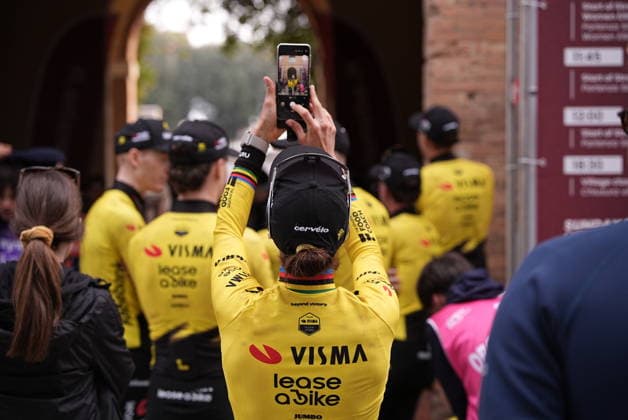 Sport Bilder des Tages TEAM VISMA LEASE A BIKE TEAM VISMA LEASE A BIKE during the team presentation of the Strade Bianche e Strade Bianche Women cycling race in Siena - Tuscany - Italy - Friday, March 6 2026. - cycling  Copyright: xMarcoxAlpozzi xLaPressex