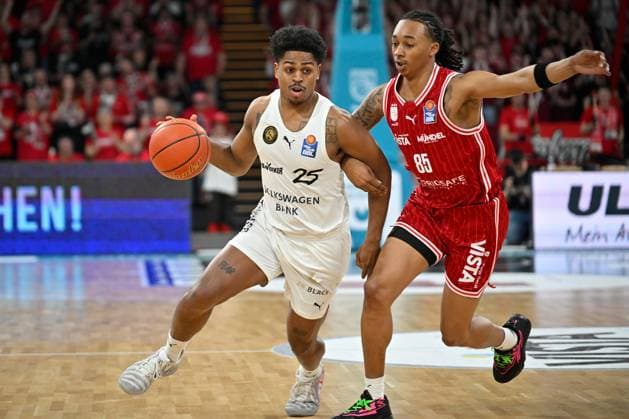 BAMBERG 06 03 2026 Basketball easycredit 1 Basketball Bundesliga 22 Matchday Bamberg Baskets vs Basketball Lions Braunschweig Grant Sherfield 25, Basketball Lions Braunschweig vs Austin Crowley 85, Bamberg Baskets Bamberg Baskets vs Basketball Lions Braunschweig
