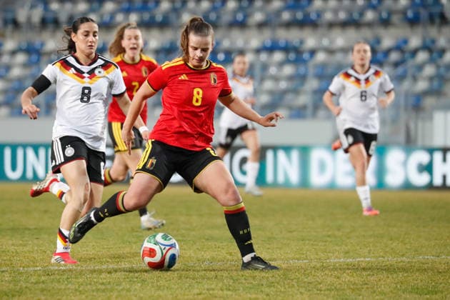 Wattenscheid, Germany 06 March 2026 Womens U23 international match 2025 2026 Germany v Belgium Pictured from left in a duel Ilayda Aciköz Acikoez Germany and Karlijn Helsen Belgium Lohrheidestadion Nordrhein Westfalen Copyright: xFotostandx xvanxderxVeldenx