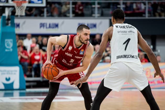Bamberg, Germany 06 March 2026 1 BBL 2025 2026 BMA365 Bamberg Baskets vs Basketball Lions Braunschweig In the picture Daniel Keppeler Bamberg vs David NGuessan Braunschweig Brose Arena Bayern Copyright: xFotostandx xSchmittx