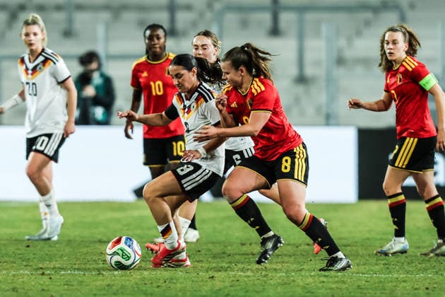 Sport, Football, U23 Womens National Team Season 2025 2026 International Match Germany U23 Belgium U23 06 03 2026, Lohrheidestadion Ilayda Acikgöz Germany, 8 Karlijn Helsen Belgium, 8 Bochum Wattenscheid Lohrheidestadion Nordrhein Westfalen Germany