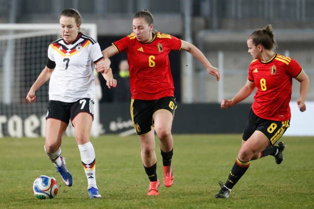 Wattenscheid, Germany 06 March 2026 Womens U23 international match 2025 2026 Germany v Belgium Pictured from left in a duel Mara Alber Germany , Lena Hubaut Belgium and Karlijn Helsen Belgium Lohrheidestadion Nordrhein Westfalen Copyright: xFotostandx xvanxderxVeldenx