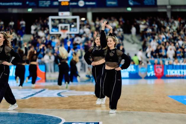 Basketball scene with dancers on the court easyCredit BBL MLP Academics Heidelberg - Alba Berlin 06 03 2026 Copyright: xspeedshotx
