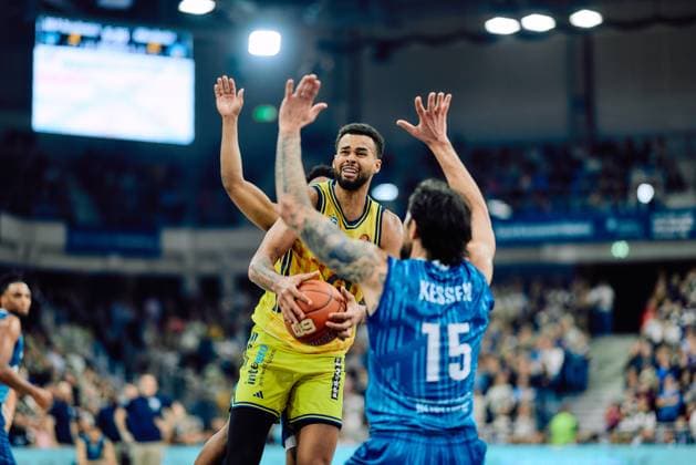 Game action with Norris Agbakoko 17 Alba Berlin and Marcel Keßen 15 MLP Academics Heidelberg easyCredit BBL MLP Academics Heidelberg - Alba Berlin 06 03 2026 Copyright: xspeedshotx