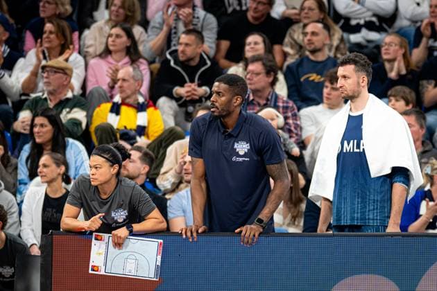 Scene with Paul Zipser 9 MLP Academics Heidelberg , Shy Ely 997 MLP Academics Heidelberg and Serena Benavente 998 MLP Academics Heidelberg on the sidelines easyCredit BBL MLP Academics Heidelberg - Alba Berlin 06 03 2026 Copyright: xspeedshotx