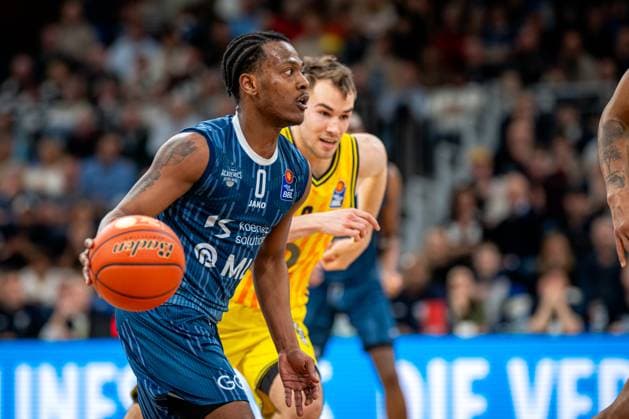 Scene with DJ Horne 0 MLP Academics Heidelberg and Malte Delow 6 Alba Berlin in action on the pitch easyCredit BBL MLP Academics Heidelberg - Alba Berlin 06 03 2026 Copyright: xspeedshotx