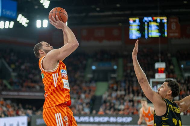 Christopher Ledlum ratiopharm ulm, 04 , Brandon Tischler MHP RIESEN Ludwigsburg, 24 , GER, ratiopharm Ulm vs MHP Riesen Ludwigsburg, Basketball Bundesliga, easycredit BBL, 22 Matchday, Season 2025 2026, 06 03 2026, GER, ratiopharm Ulm vs MHP Riesen Ludwigsburg, Basketball Bundesliga, easycredit BBL, 22 Matchday, Season 2025 2026, 06 03 2026 New Ulm Copyright: xEibner-Pressefoto SaschaxWaltherx EP_EER