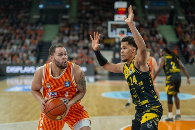 Christopher Ledlum ratiopharm ulm, 04 , Brandon Tischler MHP RIESEN Ludwigsburg, 24 , GER, ratiopharm Ulm vs MHP Riesen Ludwigsburg, Basketball Bundesliga, easycredit BBL, 22 Matchday, Season 2025 2026, 06 03 2026, GER, ratiopharm Ulm vs MHP Riesen Ludwigsburg, Basketball Bundesliga, easycredit BBL, 22 Matchday, Season 2025 2026, 06 03 2026 New Ulm Copyright: xEibner-Pressefoto SaschaxWaltherx EP_EER