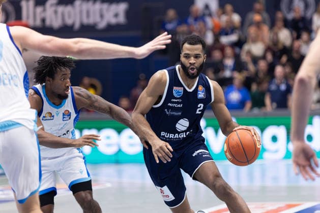 Isaiah Swope Skyliners, 1 , Andrew Harrison MBC, 2 , Syntainics MBC vs Skyliners Frankfurt, Basketball, 1 Bundesliga, Men, 22 Matchday, Main Round, Season 2025 26, 06 03 2026 Weißenfels Stadthalle Sachsen Anhalt Germany