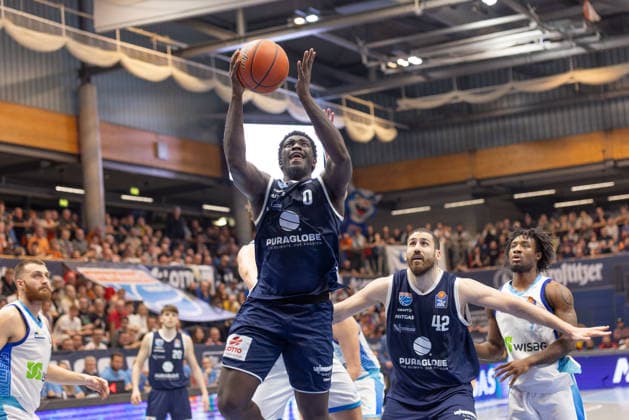 Khyri Thomas MBC, 0 , Nemanja Djurisic MBC, 42 , Syntainics MBC vs Skyliners Frankfurt, Basketball, 1 Bundesliga, Men, 22 Matchday, Main Round, Season 2025 26, 06 03 2026 Weißenfels Stadthalle Sachsen Anhalt Germany