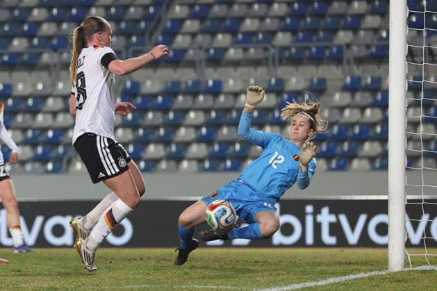 Luca Birkholz Germany and goalkeeper Marie Elferink Belgium in a duel during the match between Germany U23 and Belgium U23, Lohrheidestadion on 06 March 2026 in Bochum, Germany Photo by Oliver Kaelke DeFodi Images Luca Birkholz Germany and goalkeeper Marie Elferink Belgium battle for the ball during the match between Germany and Belgium at Lohrheidestadion on March 6, 2026 in Bochum, Germany Photo by Oliver Kaelke DeFodi Images DFL regulations prohibit any use of photographs as image sequences and or quasi video Photo by Oliver Kaelke DeFodi Images