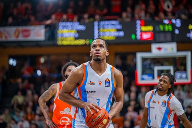 1 Basketball Bundesliga, easyCredit BBL, Season 2025 2026, Men, Main Round, 22 Matchday, 06 03 2026, RASTA Vechta Science City Jena William McNair Jr 03 Science City Jena during the game Vechta RASTA Dome Lower Saxony Germany