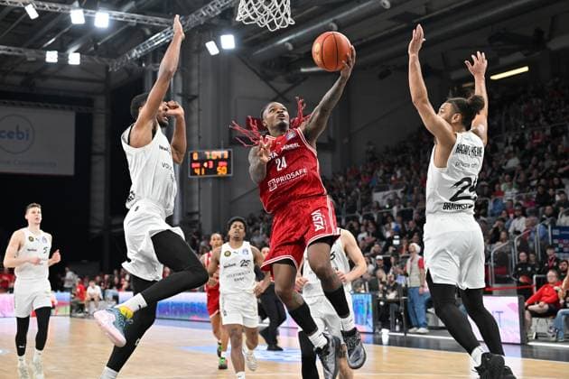 BAMBERG 06 03 2026 Basketball easycredit 1 Basketball Bundesliga 22 Matchday Bamberg Baskets vs Basketball Lions Braunschweig Cobe Williams 24, Bamberg Baskets vs Kaza Kajami Keane 24, Basketball Lions Braunschweig and David NGuessan 1, Basketball Lions Braunschweig Bamberg Baskets vs Basketball Lions Braunschweig