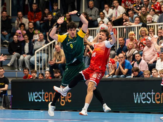 Tilman Proehl VfL Eintracht Hagen, 09 in duel against Tim Mast TuSEM Essen, 68 TuSEM Essen vs VfL Eintracht Hagen, Handball, 2 Bundesliga, Matchday 23, Season 2025 2026, 06 03 2026 TuSEM Essen vs VfL Eintracht Hagen, Handball, 2 Bundesliga, Matchday 23, Season 2025 2026, 06 03 2026 Essen Copyright: xEibner-Pressefoto DamianxKruczynx EP_DKI