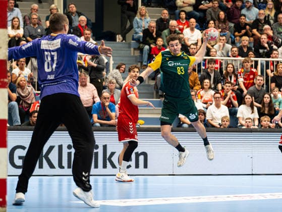Pierre Busch VfL Eintracht Hagen, 83 on goal throw against Dominik Plaue TuSEM Essen, 87 TuSEM Essen vs VfL Eintracht Hagen, Handball, 2 Bundesliga, Matchday 23, Season 2025 2026, 06 03 2026 TuSEM Essen vs VfL Eintracht Hagen, Handball, 2 Bundesliga, Matchday 23, Season 2025 2026, 06 03 2026 Essen Copyright: xEibner-Pressefoto DamianxKruczynx EP_DKI