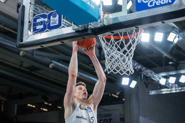 Luka Scuka Basketball Loewen Braunschweig, 05 , single picture, single photo, portrait, portraet, dunking, BMA365 Bamberg Baskets vs Basketball Loewen Braunschweig, Basketball, easyCredit BBL, 22 Matchday, 06 03 2026 BMA365 Bamberg Baskets vs Basketball Loewen Braunschweig, Basketball, easyCredit BBL, 22 Matchday, 06 03 2026 Bamberg Copyright: xEibner-Pressefoto G.xSantemizx EP_EER