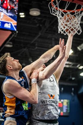 Rostock, Germany 06 March 2026 1 BBL 2025 2026 Rostock Seawolves vs VET CONCEPT Gladiators Trier In the picture from left in the duel Andy van Vliet Rostock Seawolves and Marten Linßen VET CONCEPT Gladiators Trier Copyright: xFotostandx xVoelkerx