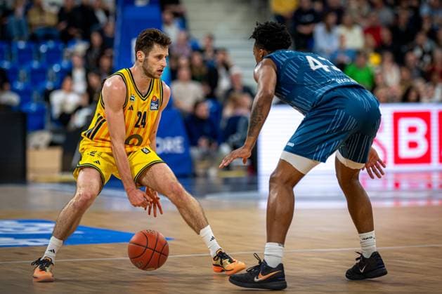 Scene with 24 Alba Berlin and 42 MLP Academics Heidelberg in action easyCredit BBL MLP Academics Heidelberg - Alba Berlin 06 03 2026 Copyright: xspeedshotx