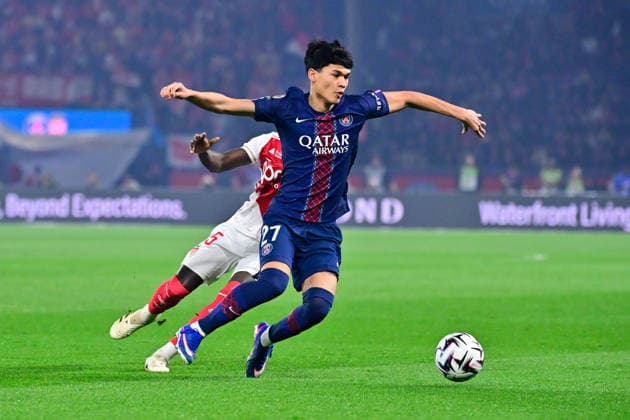 FOOTBALL : PSG vs Monaco - Ligue 1 - 06 03 2026 Pedro Dro Fernandez of Paris Saint Germain and Lamine Camara of Monaco during the Ligue 1 match between Paris Saint Germain and AS Monaco at Parc des Princes on March 06, 2026 in Paris, France. ( Photo by Federico Pestellini PsnewZ ) - ParisFrance  Copyright: xFedericoxPestelinix